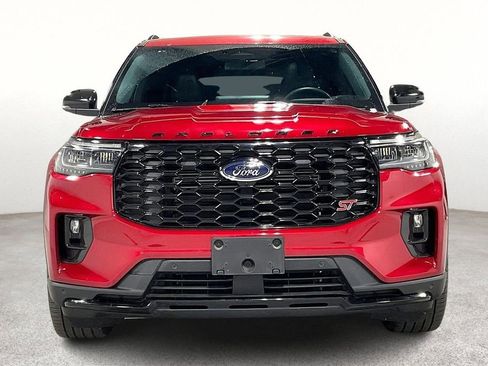 Used 2025 Ford Explorer ST image 5