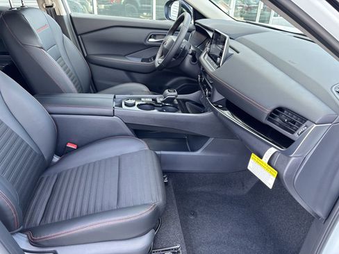 New 2026 Nissan Rogue SV AWD/4WD image 30