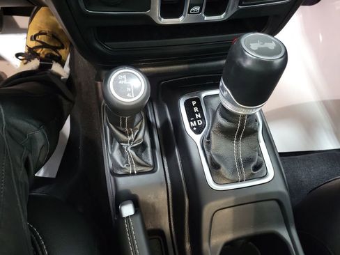 Used 2021 Jeep Wrangler Unlimited Sahara image 40