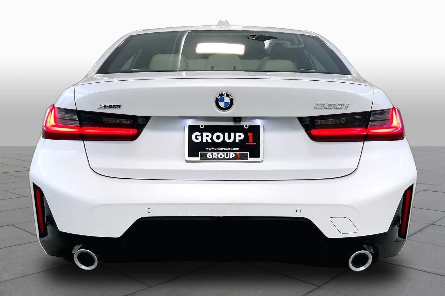 New 2026 BMW 330i xDrive Sedan w/ M Sport Package AWD/4WD image 4
