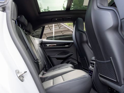 New 2025 Porsche Macan Electric image 48