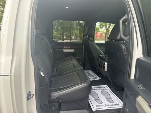 Used 2022 Ford F250 Lariat w/ Lariat Ultimate Package AWD/4WD image 13