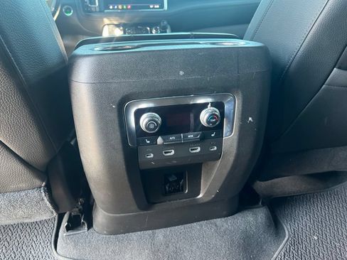 Used 2021 GMC Yukon Denali w/ Denali Ultimate Package AWD/4WD image 18