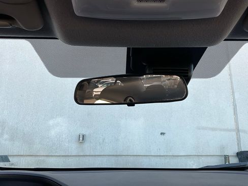 Used 2025 Nissan Versa SV image 17