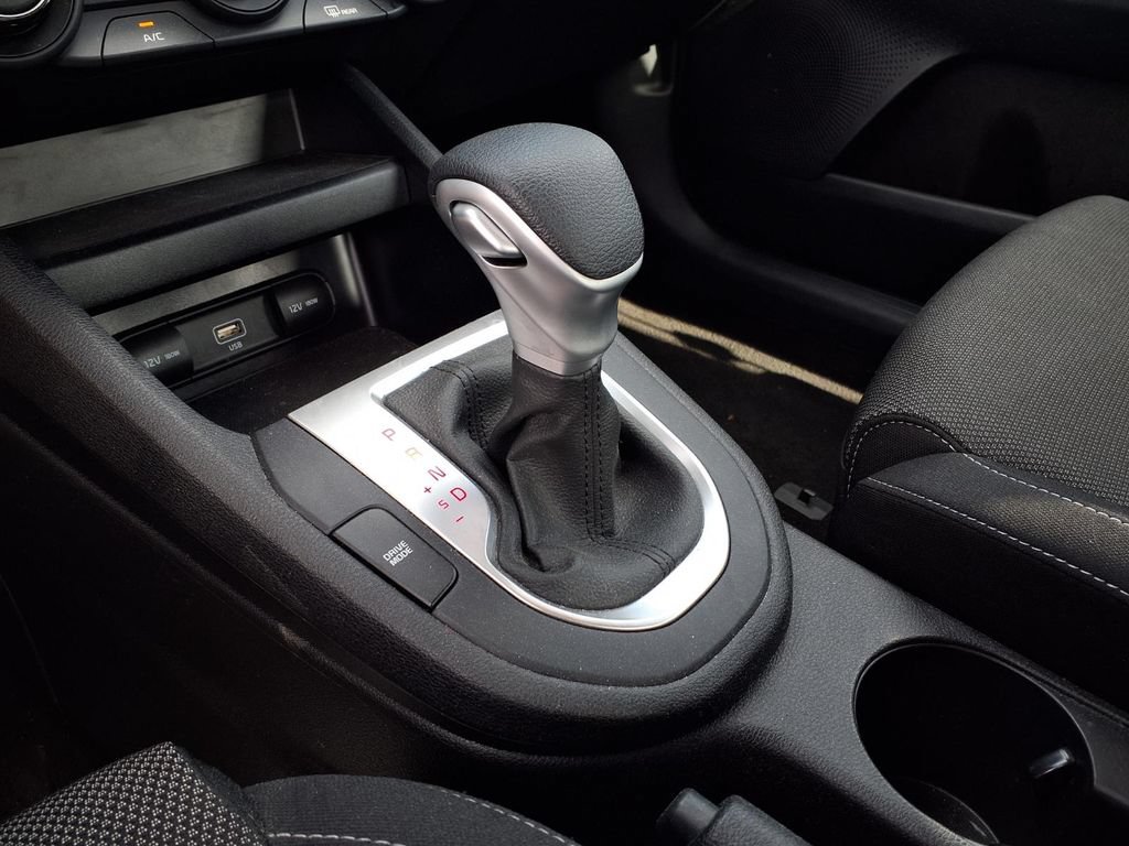 Certified 2022 Kia Forte Sedan FWD image 21