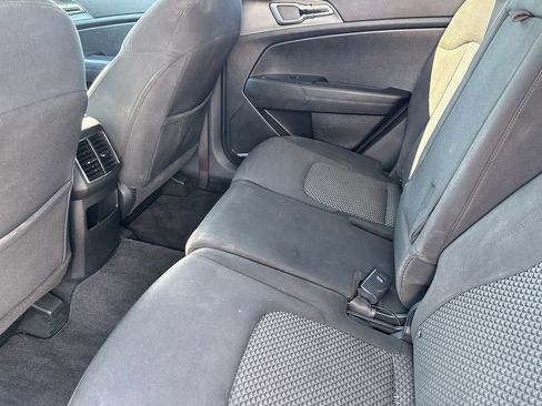 Used 2023 Kia Sportage LX FWD image 16