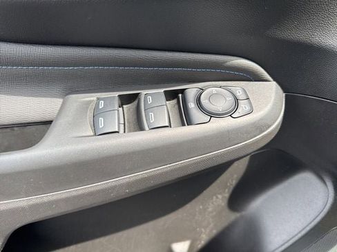 Used 2025 Buick Envista Sport Touring FWD image 9