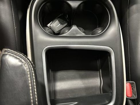 Used 2024 Chrysler Pacifica Touring-L FWD image 19