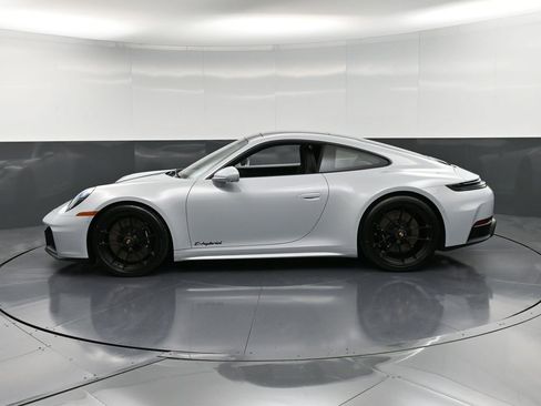 New 2026 Porsche 911 Carrera GTS image 2