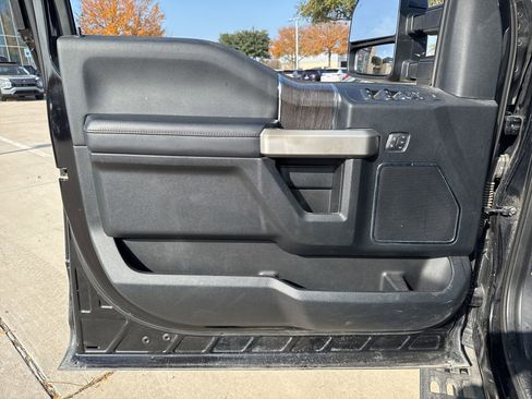 Used 2020 Ford F250 Lariat w/ Tremor Off-Road Package image 6