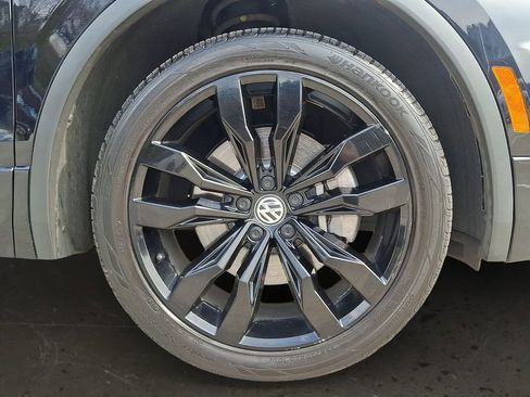 Used 2021 Volkswagen Tiguan SE R-Line image 9