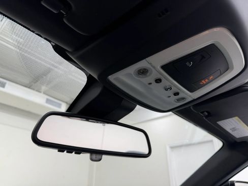 Used 2017 Rolls-Royce Dawn RWD image 20