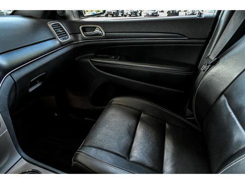 Used 2015 Jeep Grand Cherokee Limited w/ Luxury Group II AWD/4WD image 26