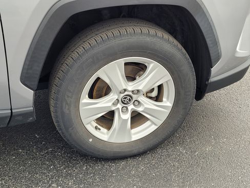 Used 2021 Toyota RAV4 XLE w/ Convenience Package image 10