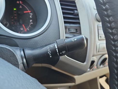 Used 2011 Toyota Tacoma PreRunner w/ SR5 Pkg #2 RWD image 21
