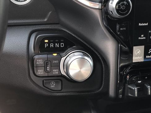 Used 2023 RAM 1500 Laramie AWD/4WD image 18