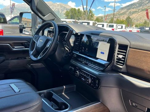 Used 2024 Chevrolet Silverado 3500 High Country w/ High Country Premium Package AWD/4WD image 18