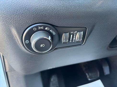 Used 2022 Jeep Compass Trailhawk w/ Sun and Sound Group image 23