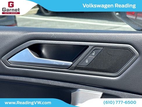 Used 2021 Volkswagen Tiguan SE w/ Panoramic Sunroof Package AWD/4WD image 28