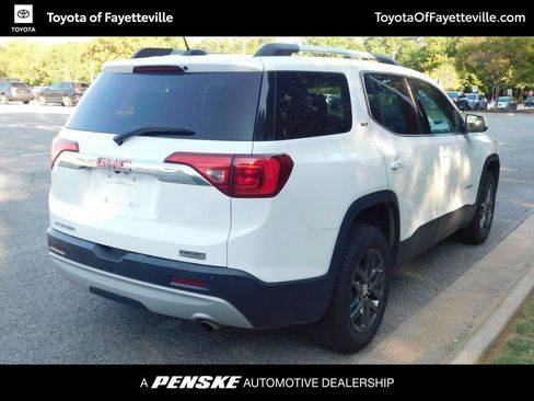 Used 2017 GMC Acadia SLT FWD image 4