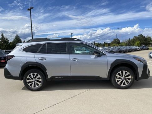 New 2025 Subaru Outback Premium image 4