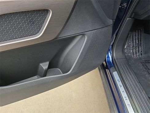 Certified 2024 Nissan Pathfinder Platinum w/ Cargo Package image 32