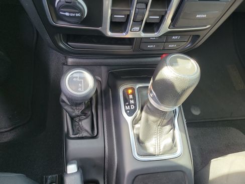 Used 2023 Jeep Wrangler Unlimited Sport AWD/4WD image 28