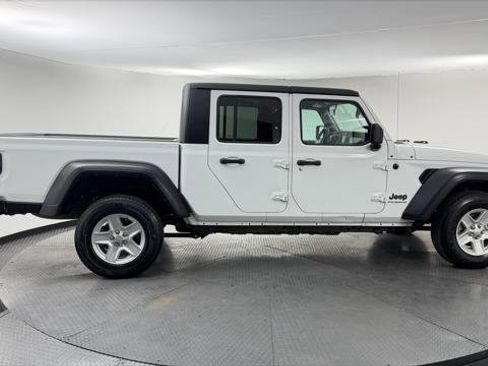 Used 2023 Jeep Gladiator Sport image 9