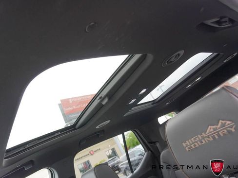 Used 2023 Chevrolet Traverse High Country AWD/4WD image 13