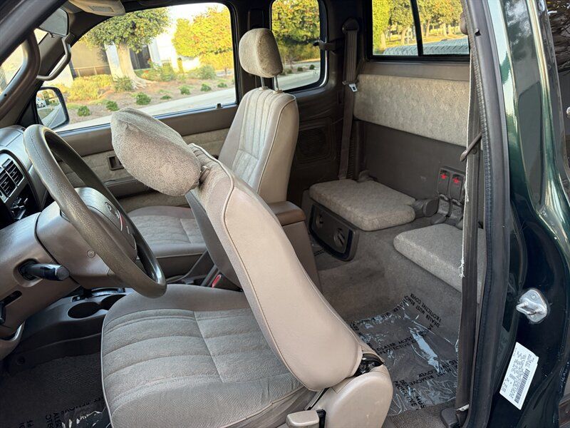Used 2000 Toyota Tacoma PreRunner RWD image 24