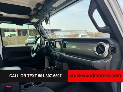 Used 2020 Jeep Gladiator Overland w/ Safety Group AWD/4WD image 10
