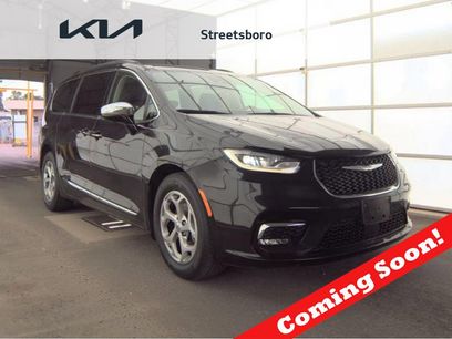Used 2023 Chrysler Pacifica Limited