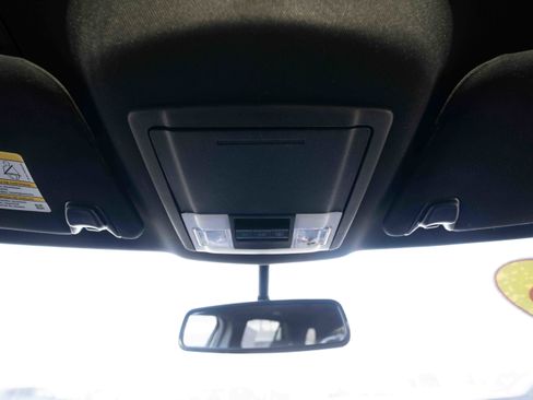 Used 2018 Ford Explorer XLT w/ Equipment Group 202A image 18