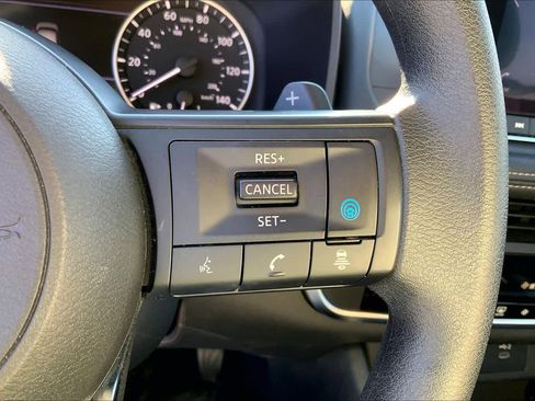 Used 2024 Nissan Rogue SV image 23