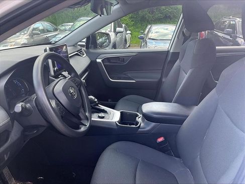 Used 2024 Toyota RAV4 LE AWD/4WD image 4