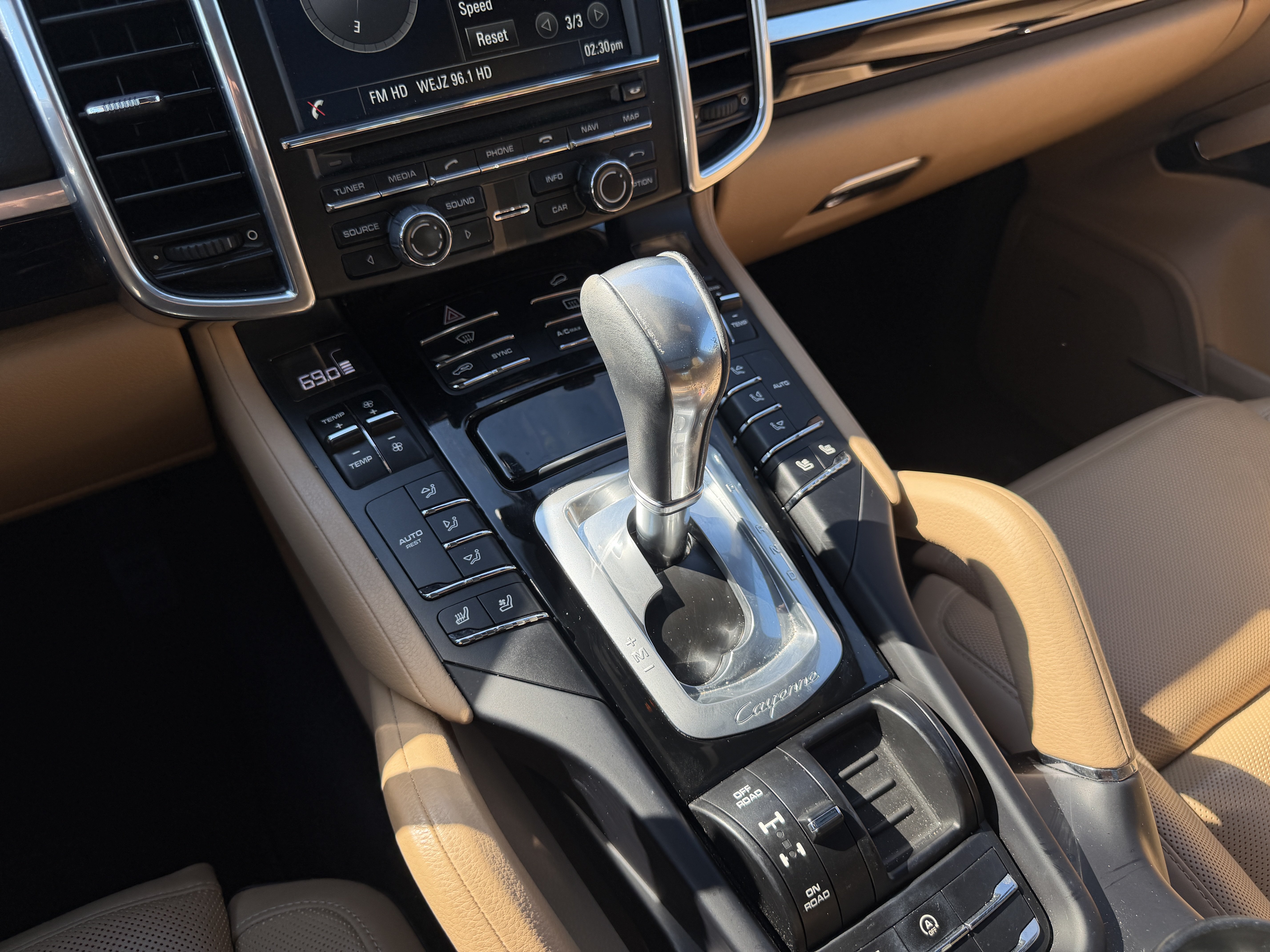 Used 2016 Porsche Cayenne AWD/4WD image 19