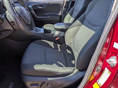 Used 2022 Toyota RAV4 XLE image 26