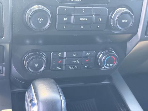 Used 2020 Ford F150 XLT w/ Equipment Group 302A Luxury AWD/4WD image 23
