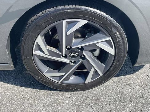 Certified 2025 Hyundai Elantra Sport FWD image 6