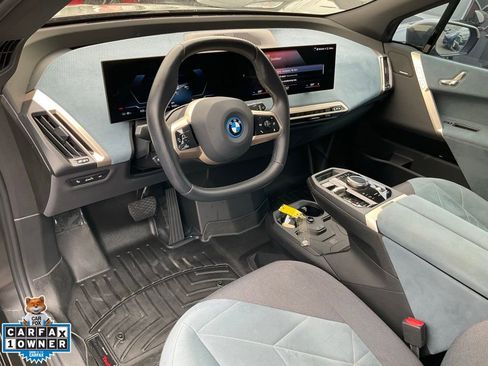 Used 2023 BMW iX xDrive50 w/ Sport Package AWD/4WD image 6