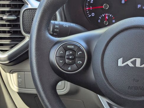 Certified 2022 Kia Soul LX image 17