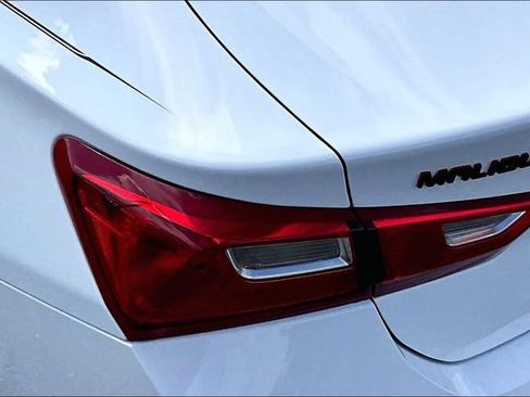 Used 2018 Chevrolet Malibu LT w/ Leather Package FWD image 28