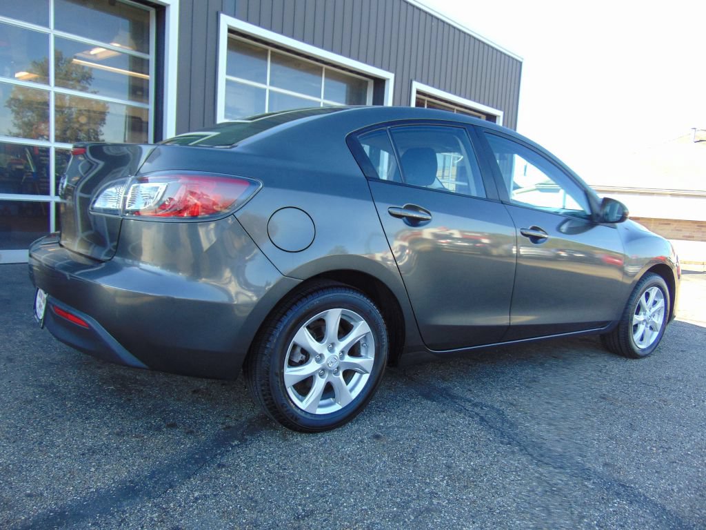 Used 2011 MAZDA MAZDA3 i Touring FWD image 9