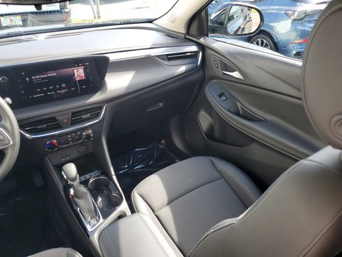 Certified 2024 Buick Encore GX Preferred FWD image 16