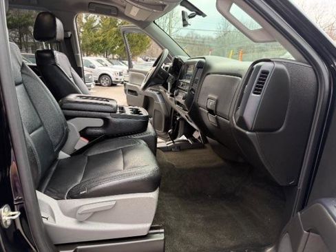 Used 2018 Chevrolet Silverado 1500 Custom w/ Custom Value Package image 28