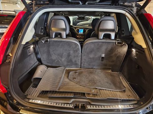 Certified 2025 Volvo XC90 B6 Plus w/ Protection Package Premier AWD/4WD image 7