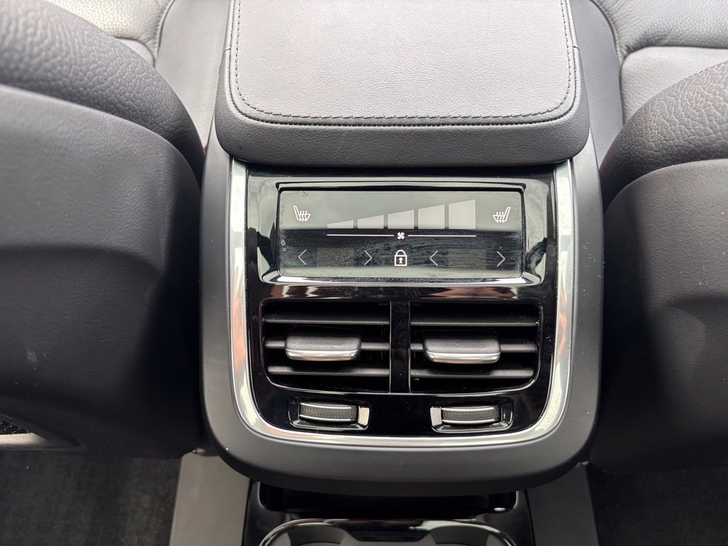 Certified 2024 Volvo XC90 B6 Plus w/ Protection Package AWD/4WD image 23
