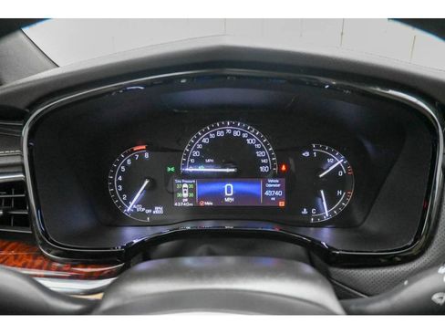 Used 2018 Cadillac XT5 Luxury w/ Driver Awareness Package image 36