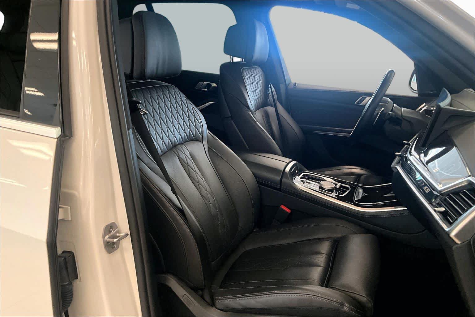 Used 2025 BMW X5 xDrive50e AWD/4WD image 8
