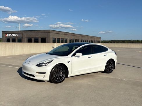 Used 2020 Tesla Model 3 Performance image 3